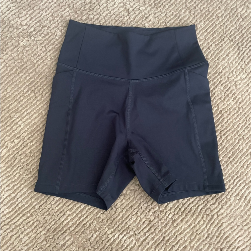 girlfriend collective compressive pocket biker shorts Size S